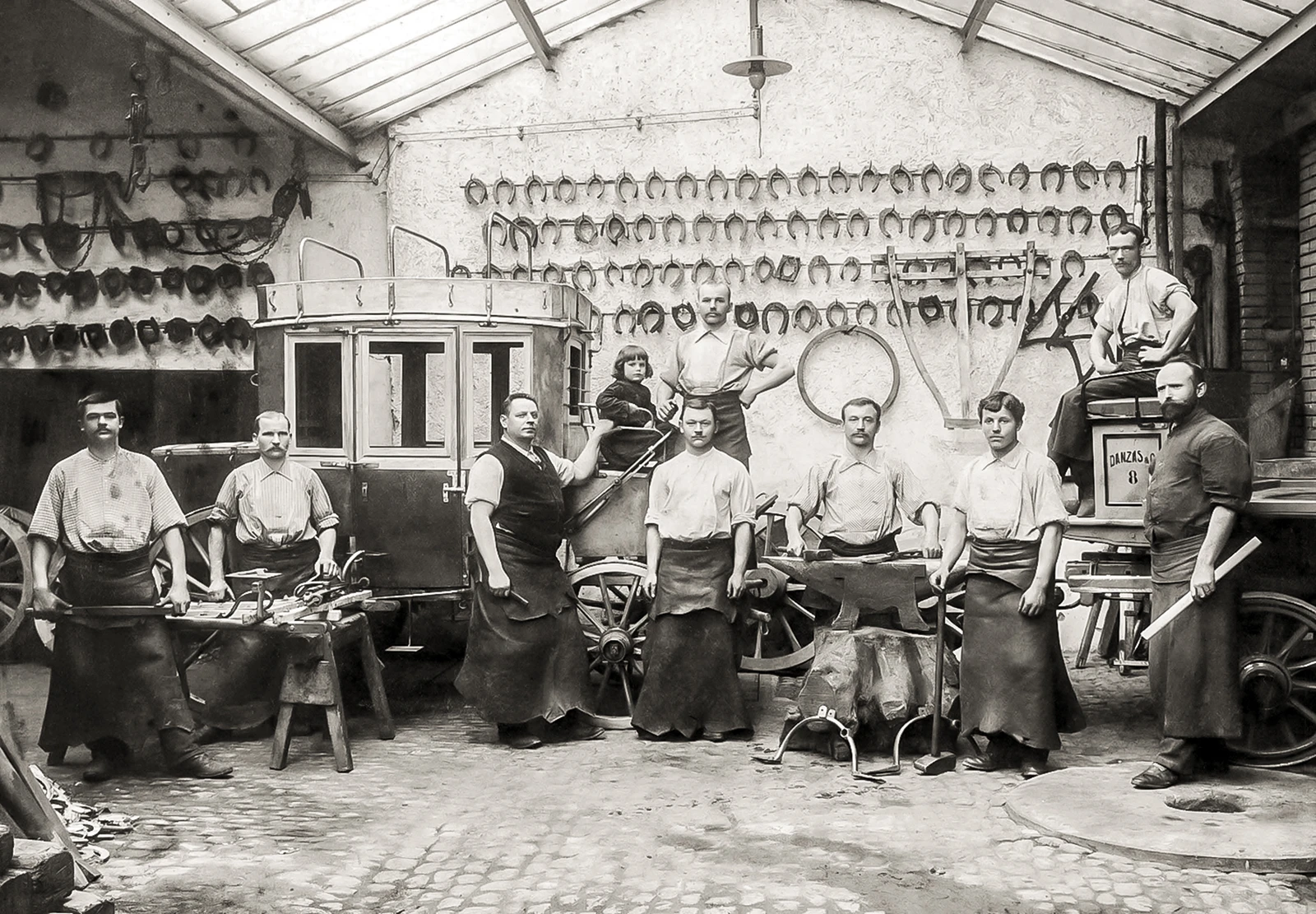 Andres Furger Pferd-Wagen: Wagnermeister Alfred Köng in der Wagenschmiede Letzkus
